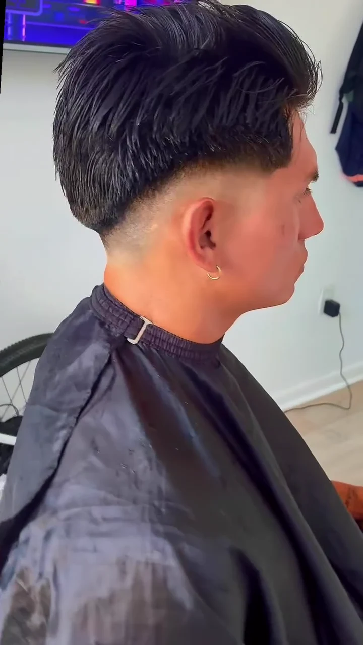 A frame from Leo’s Instagram film: shape & volume.